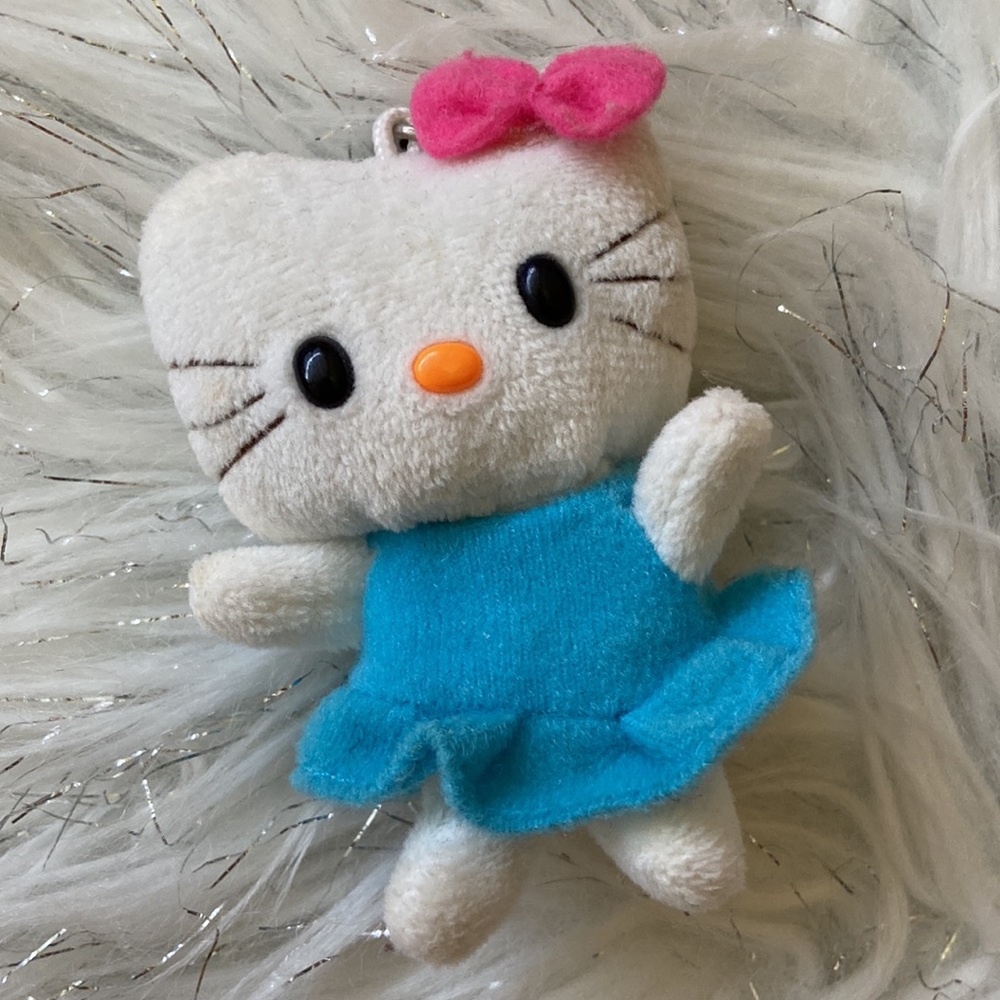 Sanrio Hello Kitty Plush Keychain - Picture 1 of 7